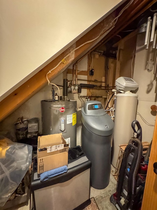 17783 Lookout Tower Rd NE, Hines, MN 56647 - utility room with water heater