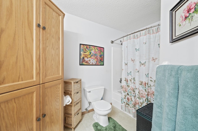 8366 Parkview Ave NE, Otsego, MN 55330 - full bathroom with shower / tub combo, toilet, tile patterned floors, and a textured ceiling