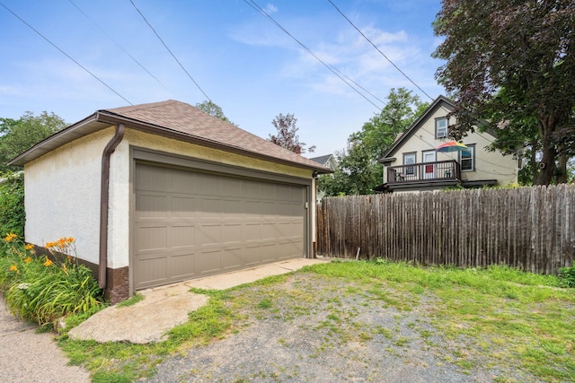 3304 Longfellow Ave, Minneapolis, MN 55407 - detached garage with fence