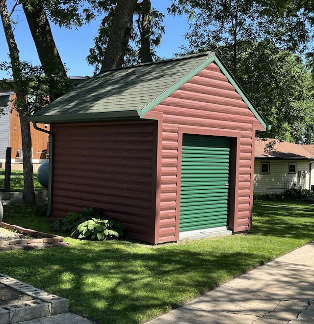 310 Highcroft Dr, Windom, MN 56101 - view of garage