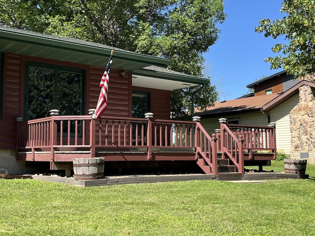 310 Highcroft Dr, Windom, MN 56101 - rear view of house featuring a yard