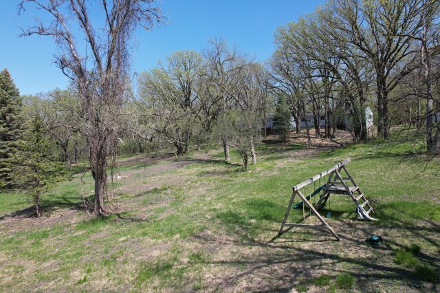 1433 Ridgeview Dr, Montevideo, MN 56265 - view of yard