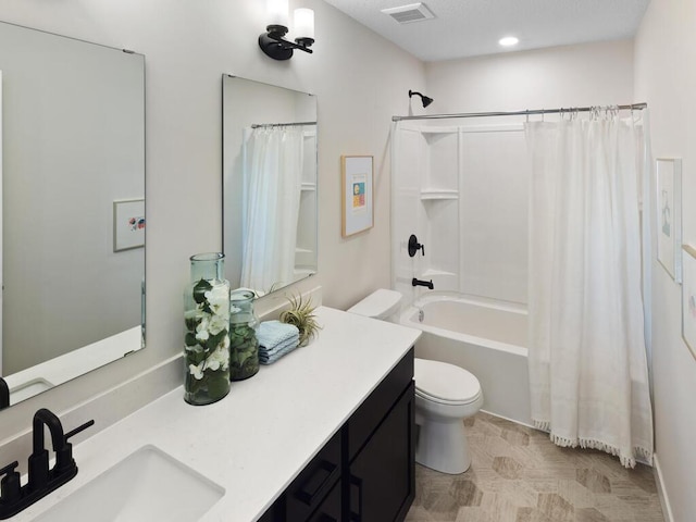 7881 Austin Way, Inver Grove Heights, MN 55077 - full bath with double vanity, shower / bath combo, and recessed lighting