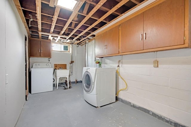 1759 Flandrau St, Maplewood, MN 55109 - basement with independent washer and dryer and a sink