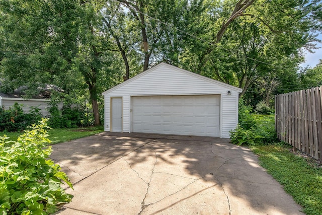 1759 Flandrau St, Maplewood, MN 55109 - view of detached garage