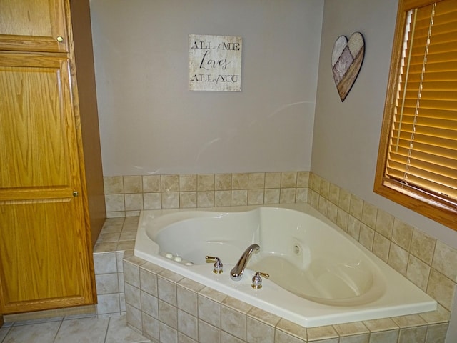 N1698 945th St, Rock Creek Twp, WI 54701 - full bathroom featuring a bath