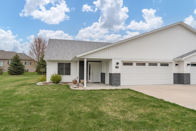 209 Plum Run, Le Sueur, MN 56058 - ranch-style home featuring a front yard, concrete driveway, a garage, a shingled roof, and board and batten siding