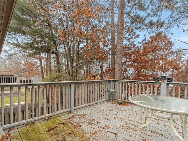 deck featuring outdoor dining space