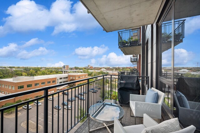 1240 2nd St Unit 526, Minneapolis, MN 55415 - view of balcony