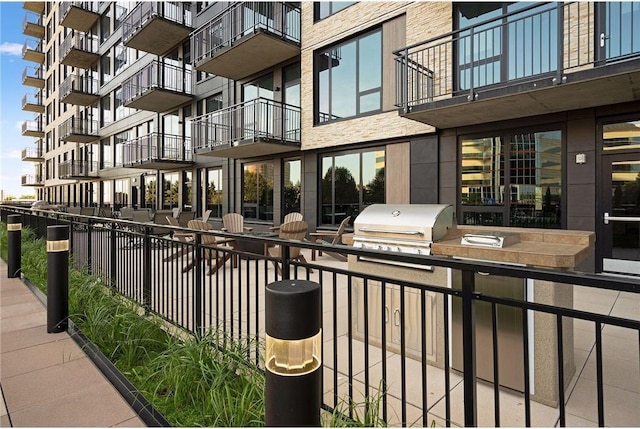 1240 2nd St Unit 526, Minneapolis, MN 55415 - exterior space with area for grilling