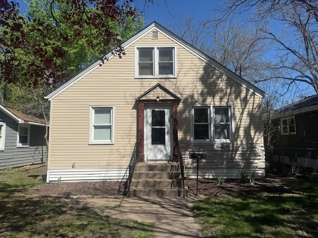 view of front facade with entry steps