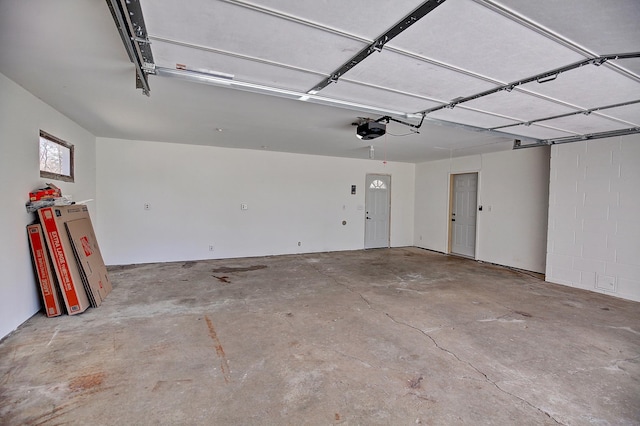 25755 E Comfort Dr, Wyoming, MN 55013 - garage with a garage door opener