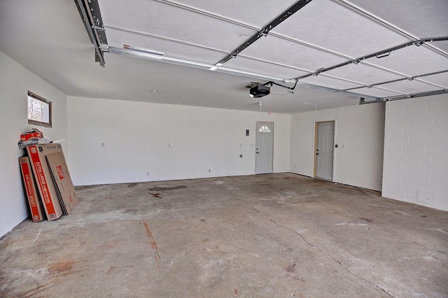 25755 E Comfort Dr, Wyoming, MN 55013 - garage with a garage door opener