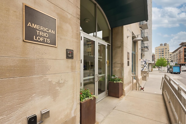 250 Park Ave Unit 601, Minneapolis, MN 55415 - property entrance featuring a view of city