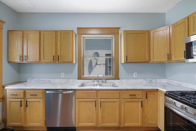 915 Russell Ave N, Minneapolis, MN 55411 - photo 21