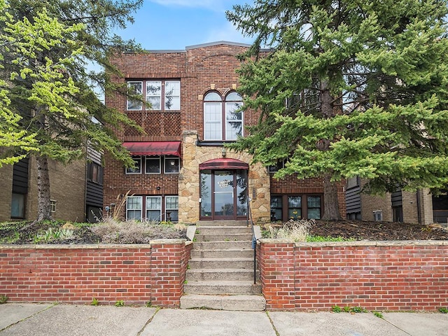 580 Snelling Ave S Unit 4, Saint Paul, MN 55116 - view of front facade featuring brick siding