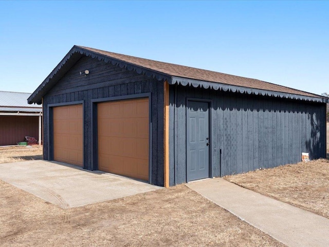 view of detached garage