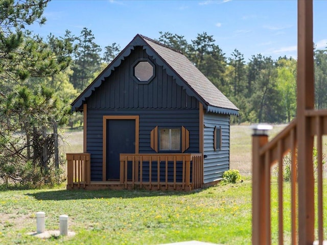 view of outbuilding with an outbuilding