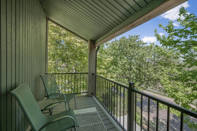 613 Cromwell Ave, Saint Paul, MN 55104 - view of balcony