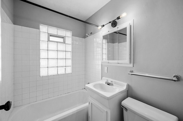 3806 Jackson St NE, Columbia Heights, MN 55421 - full bath with toilet, washtub / shower combination, and vanity