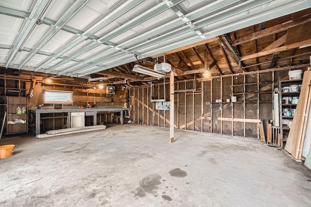 1907 University Ave NE, Minneapolis, MN 55418 - garage with a workshop area
