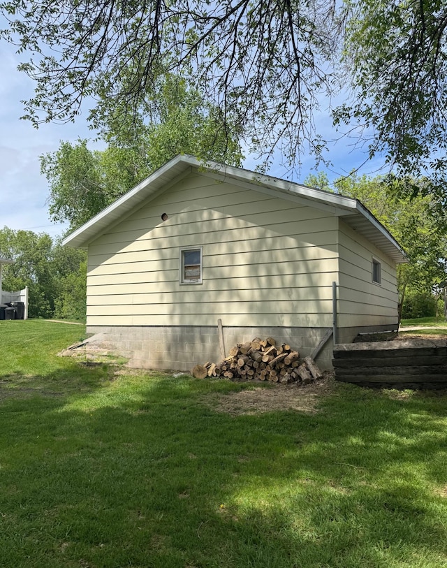 601 Maplewood Dr SE, Pelican Rapids, MN 56572 - view of home's exterior with a yard