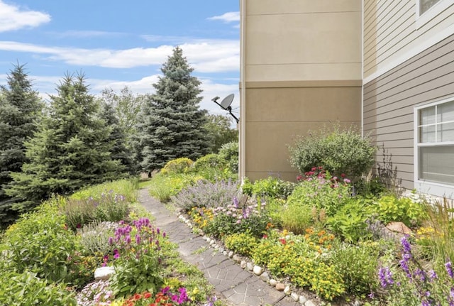 5650 Boone Ave N Unit 315, New Hope, MN 55428 - view of yard