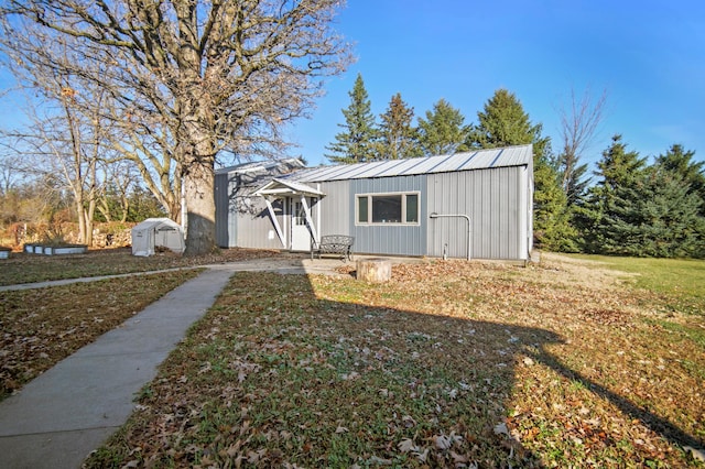 13150 345th Ave, Waseca, MN 56093 - view of front of house featuring an outdoor structure