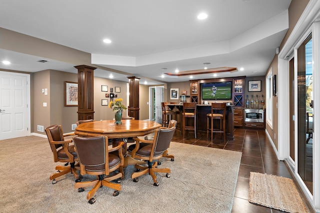 2012 Pine Ridge Dr W, Saint Paul, MN 55118 - dining area with visible vents, baseboards, indoor wet bar, ornate columns, and recessed lighting