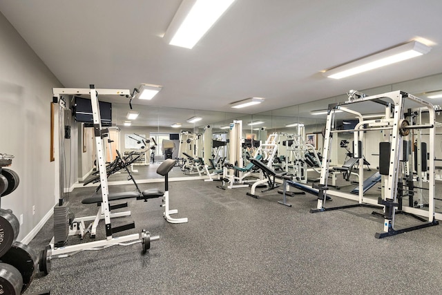 2012 Pine Ridge Dr W, Saint Paul, MN 55118 - gym featuring baseboards