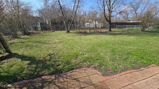 1509 2nd Ave SW, Austin, MN 55912 - view of yard featuring fence