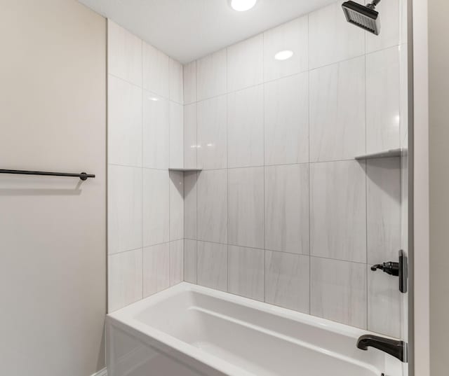 4729 Linden Cove Ln, Savage, MN 55378 - bathroom with shower / bath combination