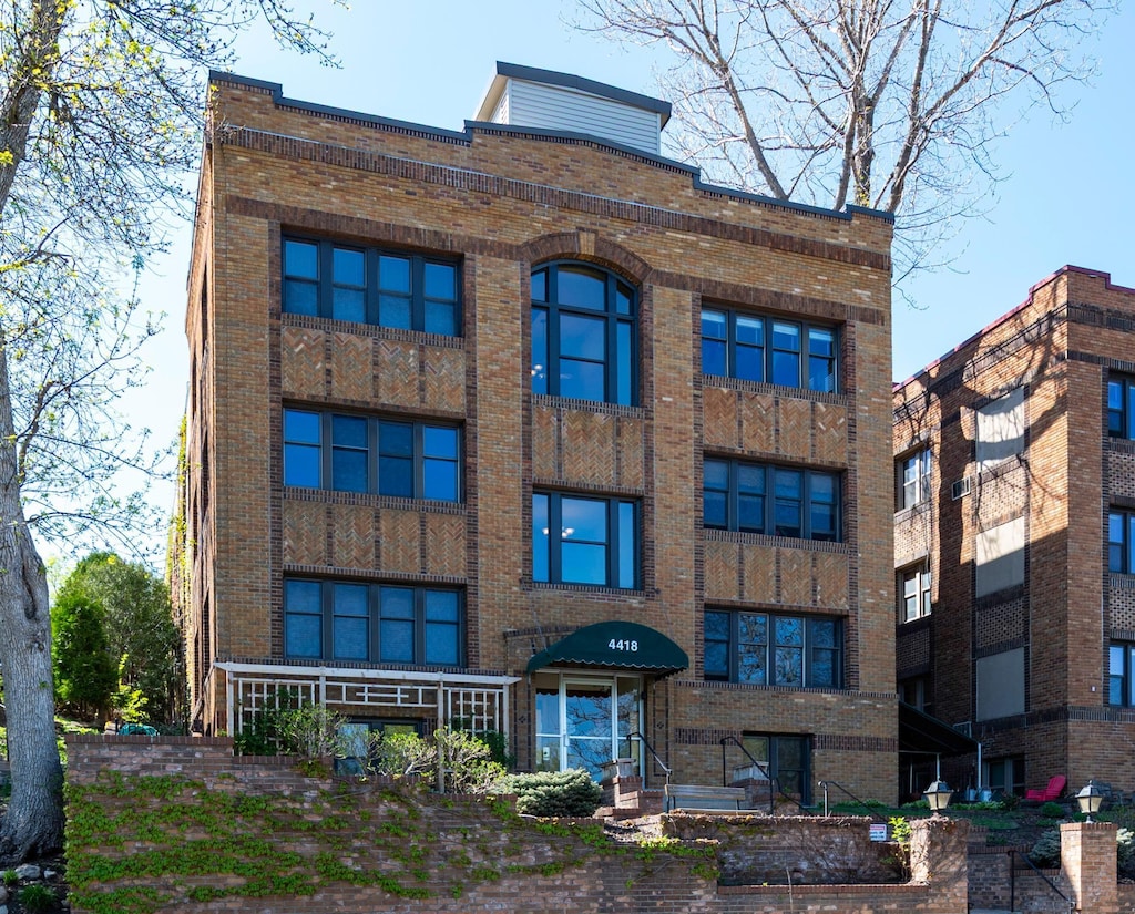4418 Lake Harriet Pkwy Unit 204, Minneapolis, MN 55410 - view of building exterior