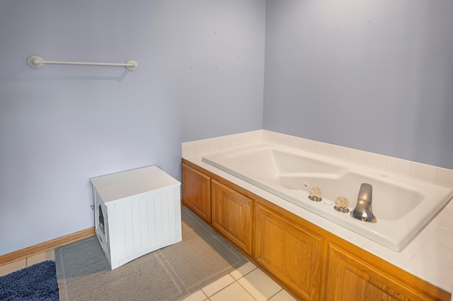 full bath featuring a jetted tub
