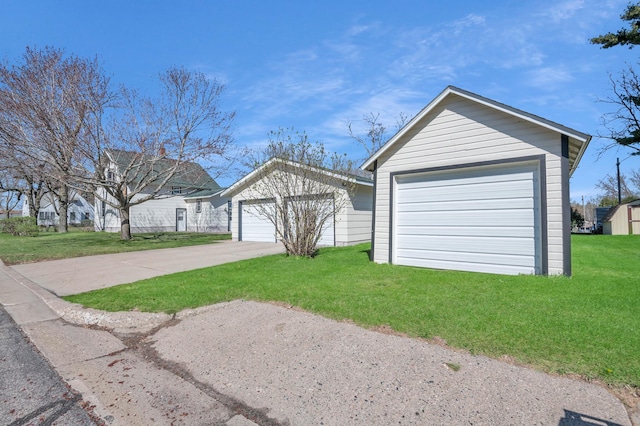 view of detached garage