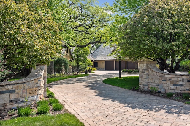12535 Beach Cir, Eden Prairie, MN 55344 - view of front of house featuring curved driveway