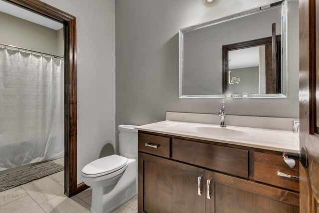 3346 Old Stone Way NE, Sauk Rapids, MN 56379 - full bathroom with toilet, vanity, and a shower with curtain