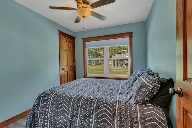 bedroom featuring ceiling fan