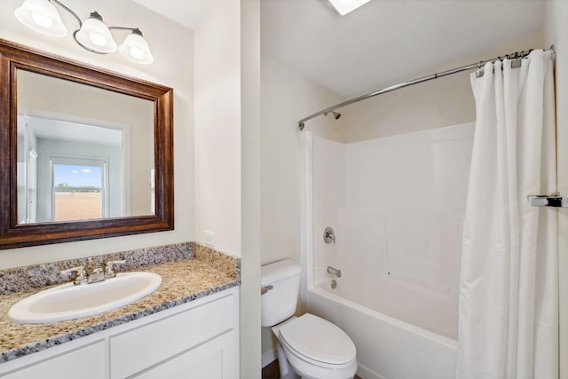 2724 Neal Ave N, West Lakeland Twp, MN 55082 - full bathroom with toilet, vanity, and shower / bath combo with shower curtain