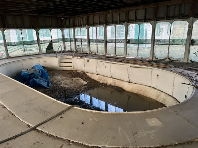 view of swimming pool