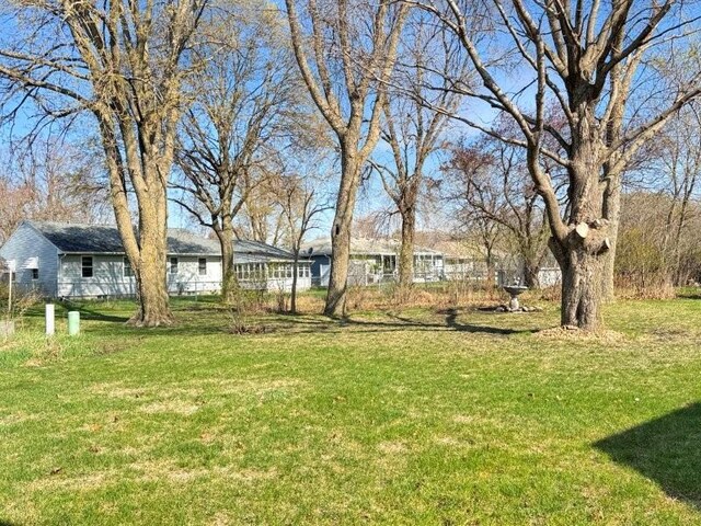 1254 State St, Fairmont, MN 56031 - view of yard