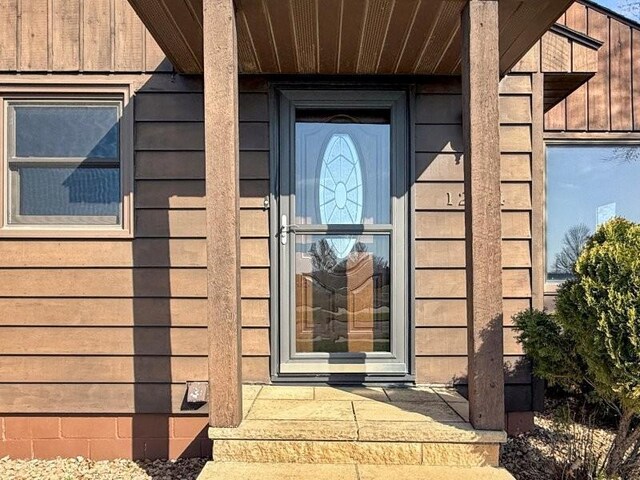 1254 State St, Fairmont, MN 56031 - view of entrance to property