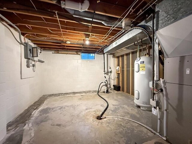 1254 State St, Fairmont, MN 56031 - unfinished below grade area featuring heating unit and water heater