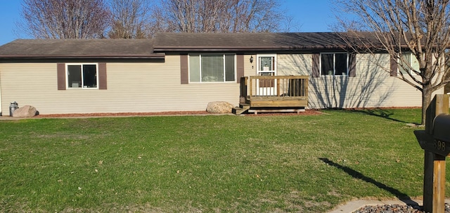898 Maple Dr, Osceola, WI 54020 - ranch-style house featuring a front yard