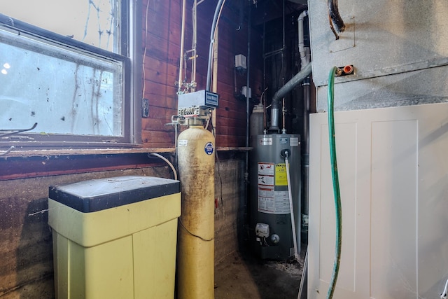 123 Thomas Hill Rd, Jackson, MN 56143 - utility room with gas water heater