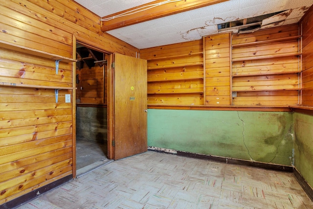 123 Thomas Hill Rd, Jackson, MN 56143 - empty room with wooden walls