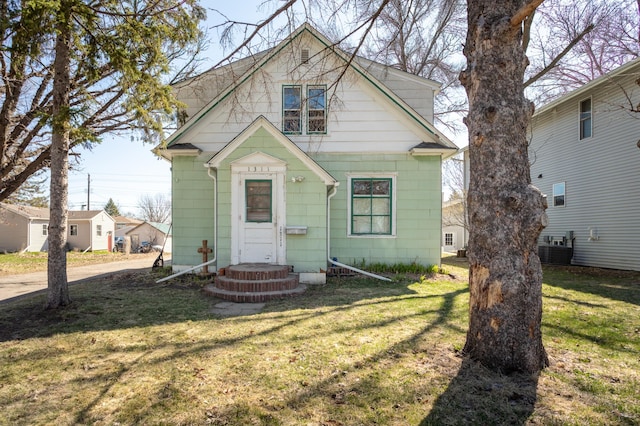 1311 Irving St, Alexandria, MN 56308 - view of front of home with a front yard