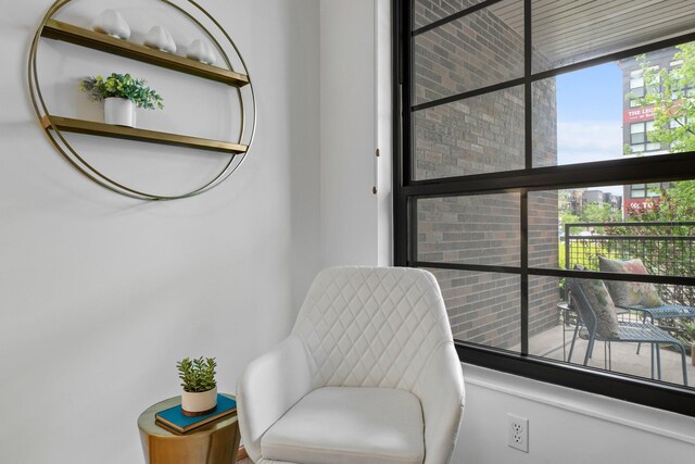 2565 Franklin Ave Unit 109, Saint Paul, MN 55114 - view of sitting room