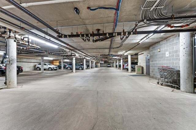 2565 Franklin Ave Unit 109, Saint Paul, MN 55114 - view of parking garage