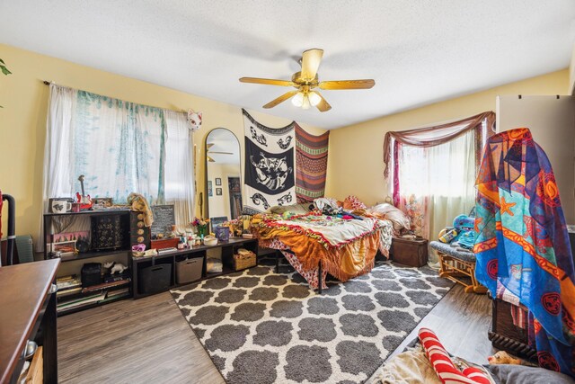 1622 Washington St NE, Minneapolis, MN 55413 - bedroom featuring wood finished floors and ceiling fan